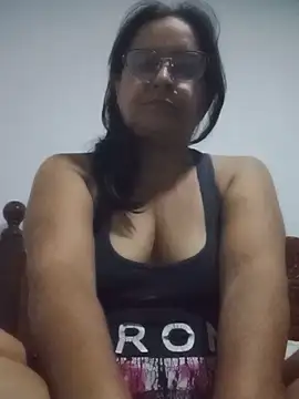 Snapshot of PienCanela chatting on May 2026 02:09:02 AM PienCanela online show from May 2026 02:09:02 AM