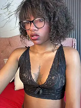 Morena-fire online show from April 2026 07:18:02 PM