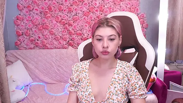 PinkyTrix online show from June 2026 05:42:01 AM