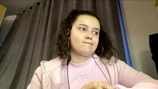 LonnaVandal online show from April 2026 05:49:01 PM