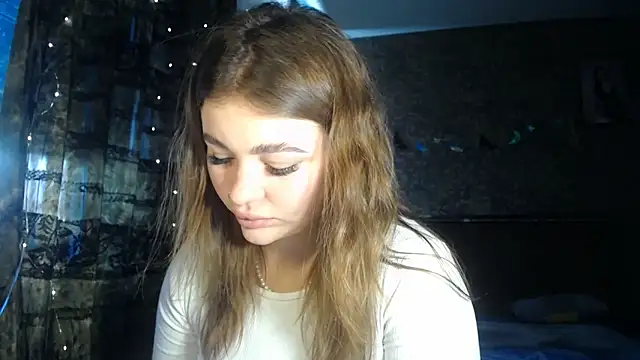 Snapshot of Lola77__ chatting on June 2026 07:10:01 AM Lola77 online show from June 2026 07:10:01 AM
