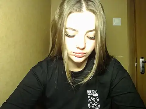 Snapshot of Lola77__ chatting on July 2026 08:52:02 PM Lola77 online show from July 2026 08:52:02 PM