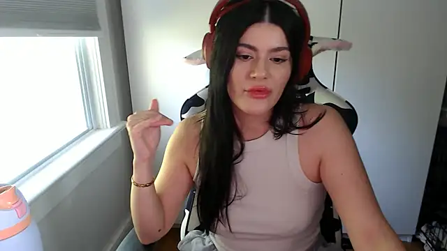 cassiealvarez online show from April 2026 07:49:01 PM