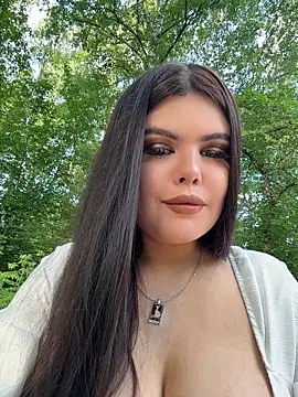 Snapshot of AmeliaBronze chatting on June 2026 12:59:02 AM AmeliaBronze online show from June 2026 12:59:02 AM