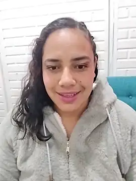 Pricila45 online show from April 2026 10:32:01 PM