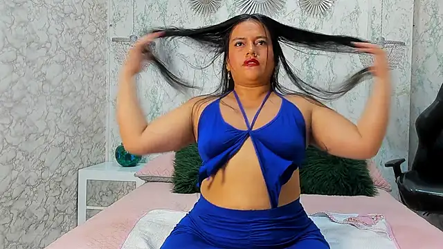 Nya Curvy online show from April 2026 11:57:01 AM