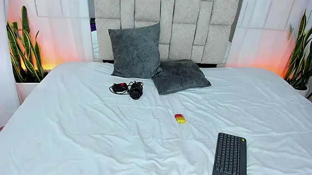  Camila Vega  online show from April 2026 05:06:01 PM