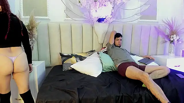 wild loverss online show from April 2026 09:37:02 PM