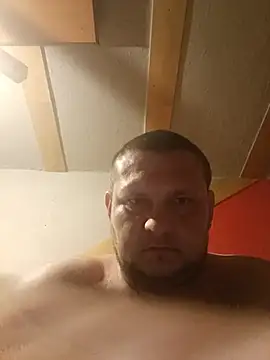 Klaudius6969 online show from May 2026 09:22:02 PM