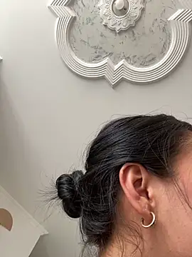 AMARA21 online show from April 2026 07:07:02 PM