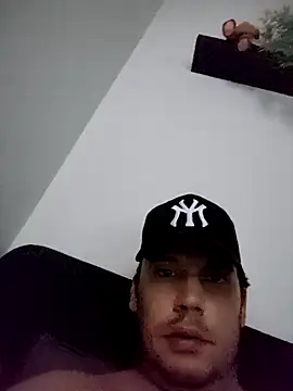 HugoEspada1 online show from April 2026 05:41:02 PM