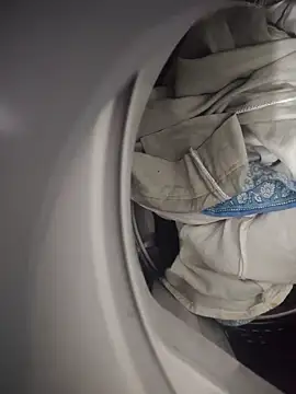 saur1221wjz online show from April 2026 09:26:01 PM