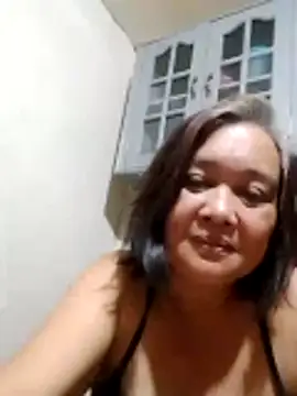 jeanyummytits online show from May 2026 01:39:01 PM