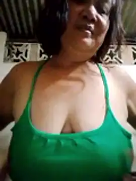 jeanyummytits online show from June 2026 01:25:02 PM