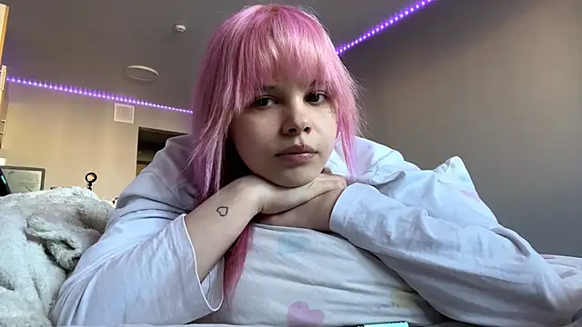 Iam Eshly online show from April 2026 11:04:02 AM