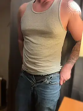 BottomFeederElite online show from April 2026 11:27:02 PM