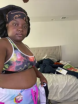 Desilovefeet online show from April 2026 07:17:02 PM