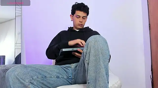 elijah stoone online show from April 2026 01:12:02 PM