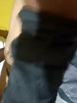 Priyalove143 online show from April 2026 05:48:02 PM