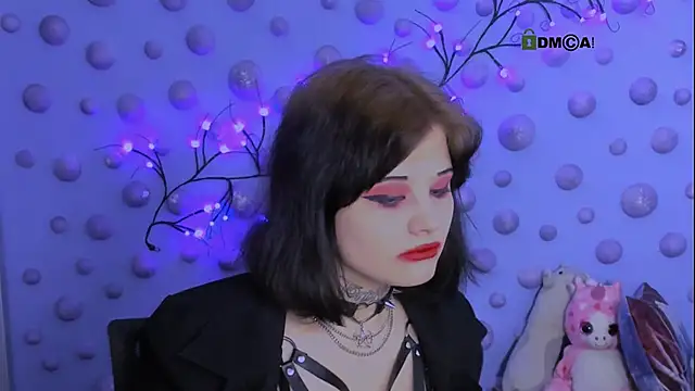 nikki kiss  online show from April 2026 09:01:01 AM