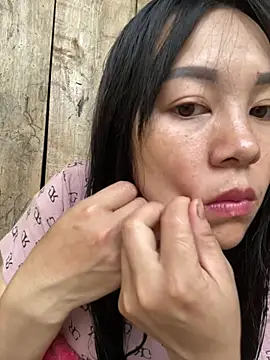 daisy-yeu online show from April 2026 11:02:01 AM