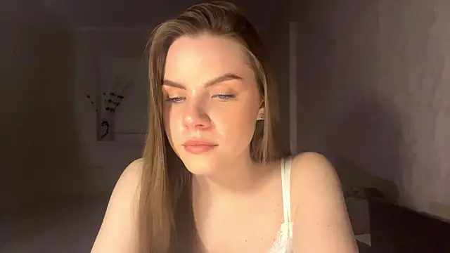 LeishaRocher online show from April 2026 06:10:01 PM