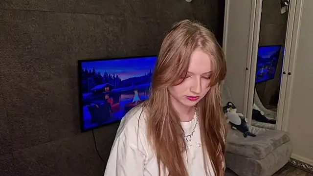 Gloria Smithh online show from May 2026 06:04:01 PM