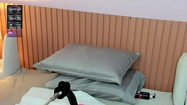 Cinthiarosew online show from April 2026 08:00:02 PM