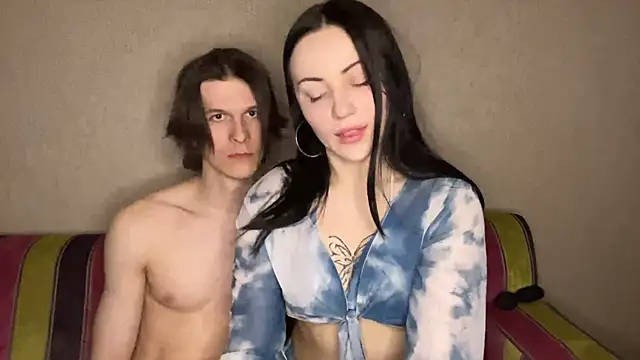 YourHottestCouple online show from April 2026 07:43:01 PM