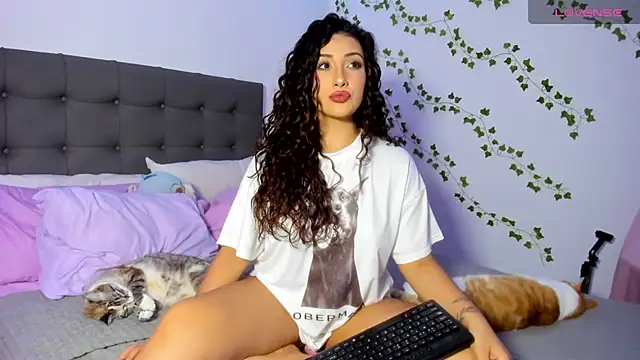 Snapshot of Charlotte_james1 chatting on July 2026 01:52:01 AM Charlotte james1 online show from July 2026 01:52:01 AM