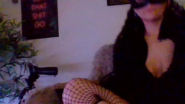 shyhornymommy online show from April 2026 09:39:33 PM