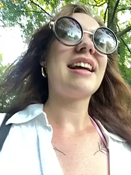 Snapshot of SweetLikaaa chatting on June 2026 06:49:01 PM SweetLikaaa online show from June 2026 06:49:01 PM