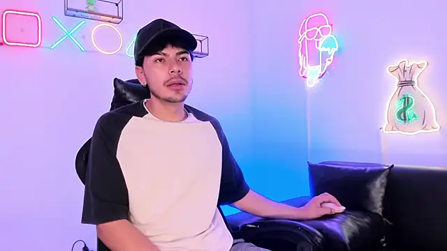 Izack 01 online show from April 2026 01:36:02 PM