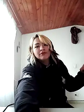 HannaJonnes  online show from April 2026 01:03:02 PM