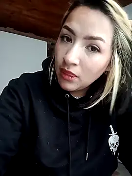 HannaJonnes  online show from April 2026 12:59:01 PM