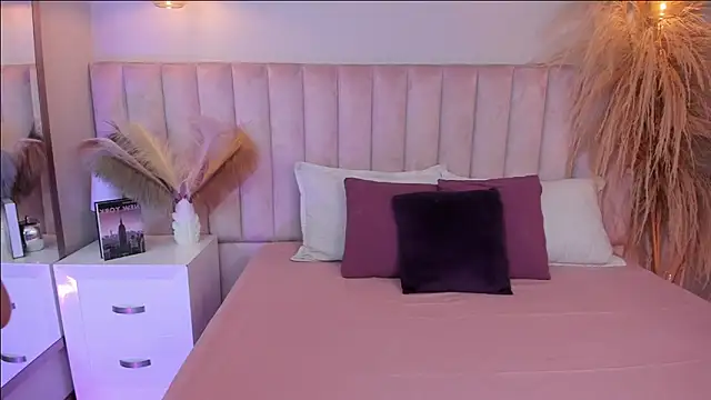 Darcy baker online show from April 2026 03:24:02 AM