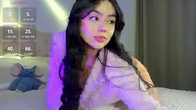 Snapshot of holly444_ chatting on June 2026 04:51:02 AM holly444 online show from June 2026 04:51:02 AM