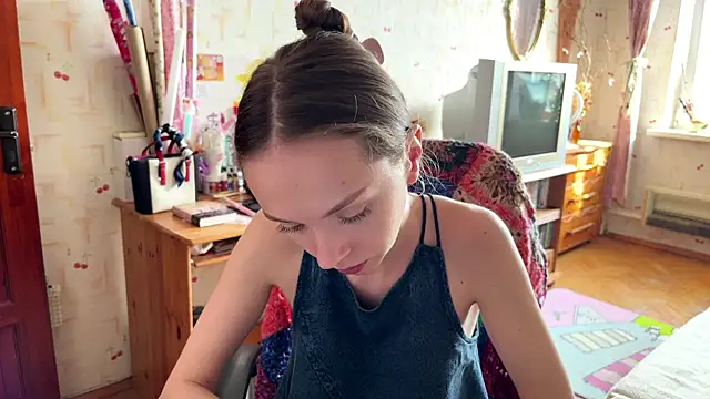 AdriannaBill online show from June 2026 02:39:01 PM