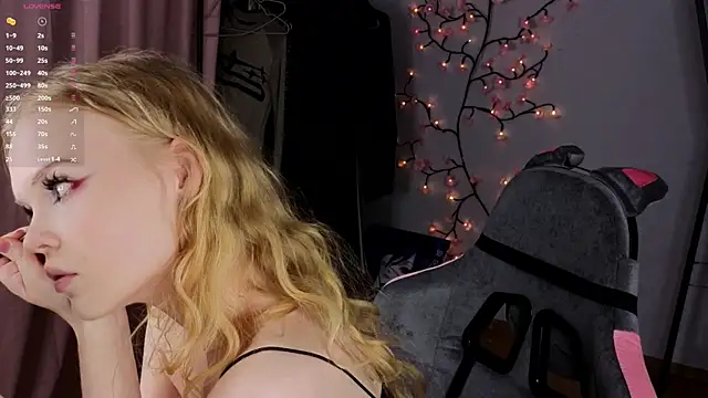 RoseeFairy online show from April 2026 06:10:01 PM