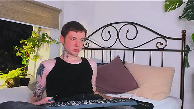 JusttJustin online show from April 2026 09:39:33 PM