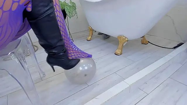 katherine glow online show from April 2026 07:58:01 PM