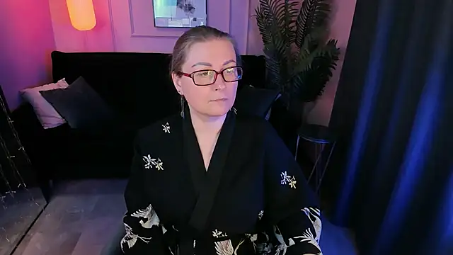 Alexandra Kind online show from April 2026 11:55:02 PM