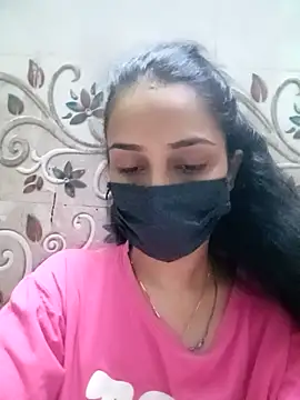 Lusi G online show from April 2026 10:03:02 AM