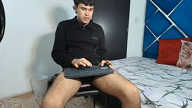 Snapshot of EdwinBoys chatting on July 2026 01:47:02 PM EdwinBoys online show from July 2026 01:47:02 PM