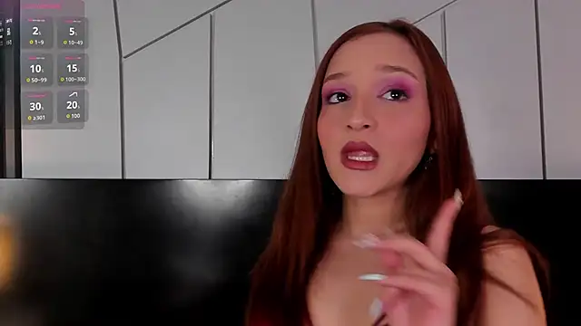 leahluna online show from May 2026 07:33:01 PM