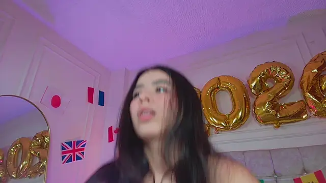 SophieBuitrago online show from June 2026 07:05:01 PM