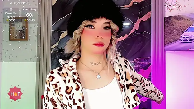 Snapshot of moon_sweet- chatting on May 2026 03:37:02 AM moon sweet- online show from May 2026 03:37:02 AM