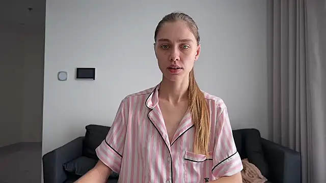 VeraBlanc online show from April 2026 12:33:02 AM