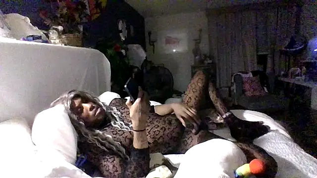 Snapshot of Dicksee_Left chatting on April 2026 05:36:01 AM Dicksee Left online show from April 2026 05:36:01 AM