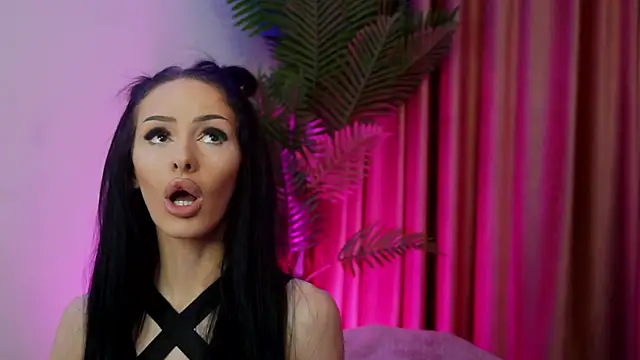 EvePosh online show from April 2026 06:16:02 AM